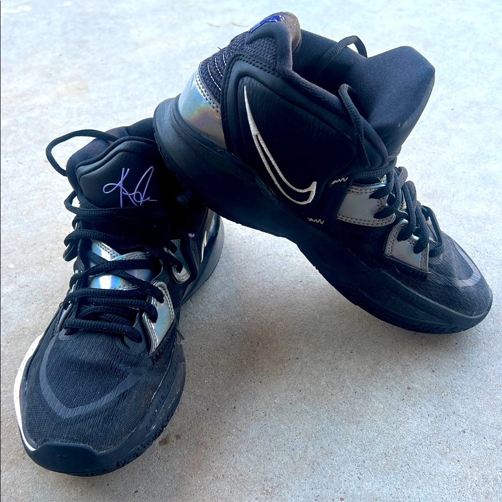 Nike Kyrie Infinity Sneakers Black with silver Highlights size 7 - Picture 1 of 12
